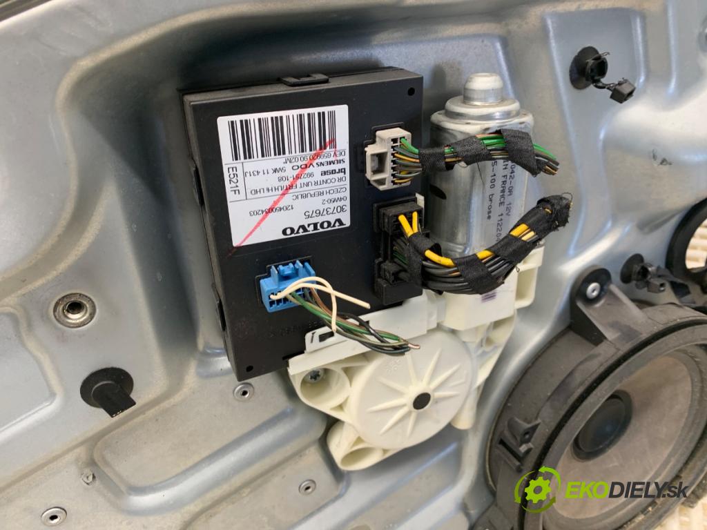 VOLVO S40 II sedan 2004 100 kW 2.0 D 1998 mechanismus okna levý přední část 8679080