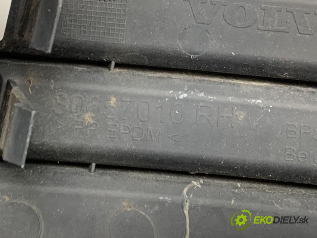 VOLVO S40 II sedan 2004 100 kW 2.0 D 1998 Mriežky nárazníka pravy predný 30657010