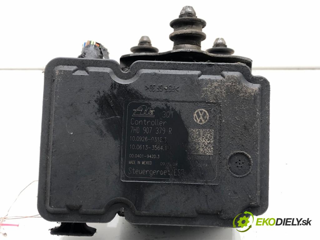 VW TRANSPORTER T5 Autobus 2008 96 kW 2.5 TDI 2461 Pumpa ABS 7H0907379R (Pumpa ABS)