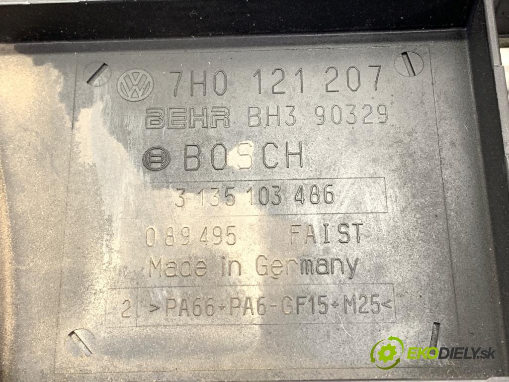 VW TRANSPORTER T5 Autobus 2008 96 kW 2.5 TDI 2461 Ventilátor chladiča 7H0121201DA (Ventilátor)