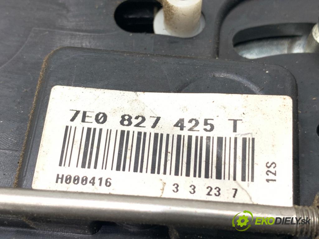VW TRANSPORTER T5 Autobus 2008 96 kW 2.5 TDI 2461 zámok dveře levý zadní část 7E0827425T