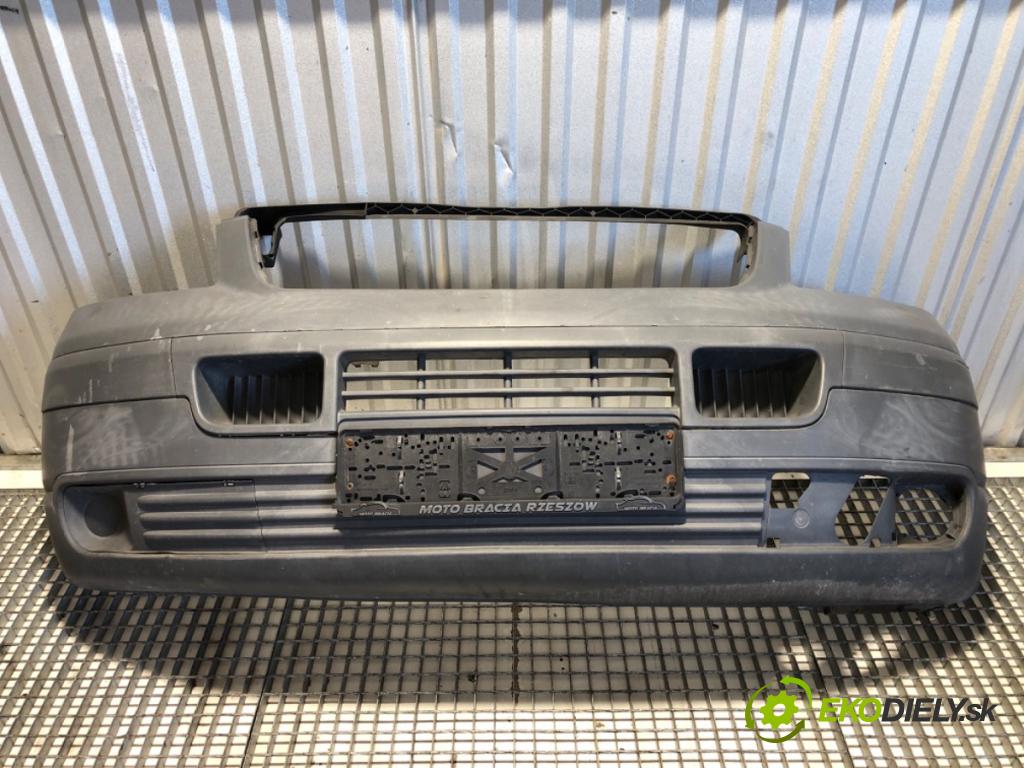 VW TRANSPORTER T5 Autobus 2008 96 kW 2.5 TDI 2461 nárazník přední část  (Klika dveří ostatní)
