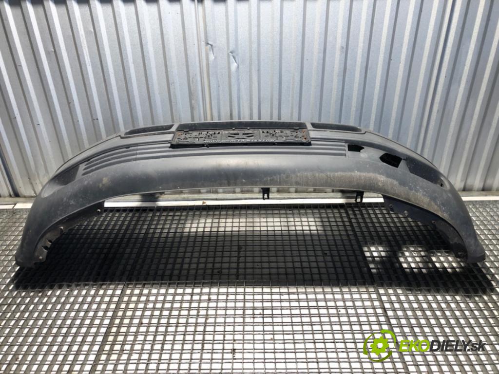 VW TRANSPORTER T5 Autobus 2008 96 kW 2.5 TDI 2461 nárazník přední část  (Klika dveří ostatní)