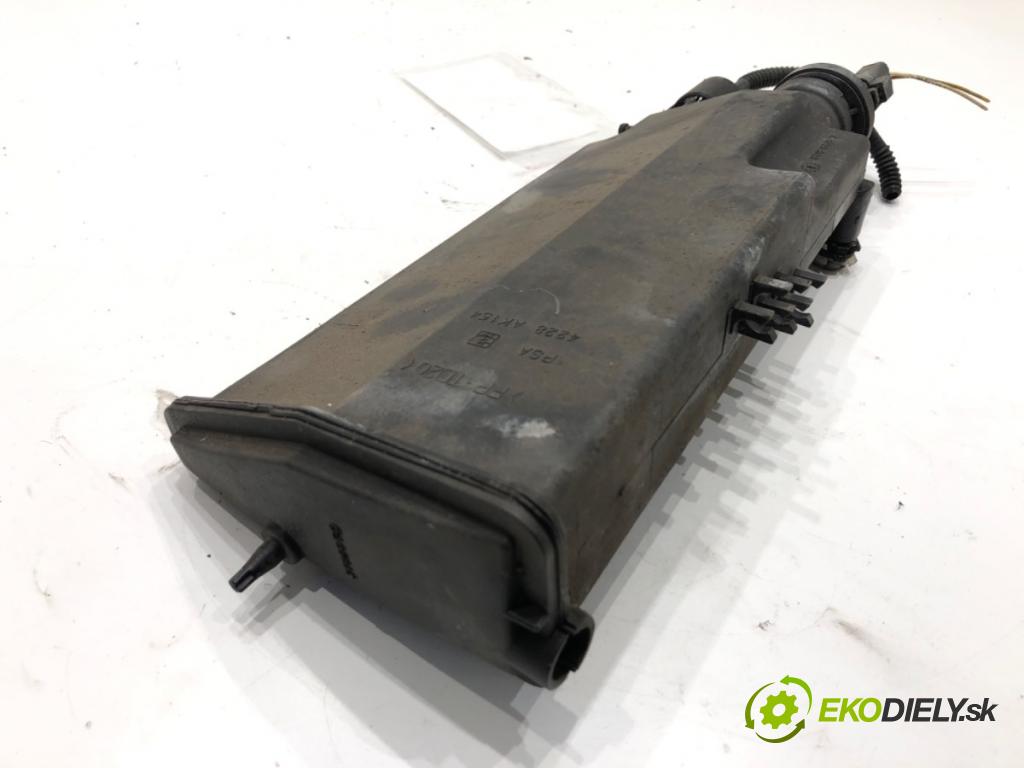 CITROEN C4 I liftback 2005 80 kW 1.6 16V 1587 filtr pylový 4228AK154