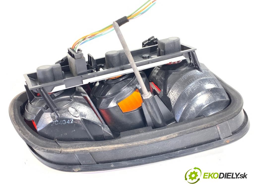 MINI R50 R53 liftback 2002 66 kW One 1598 světlo levý zadní část