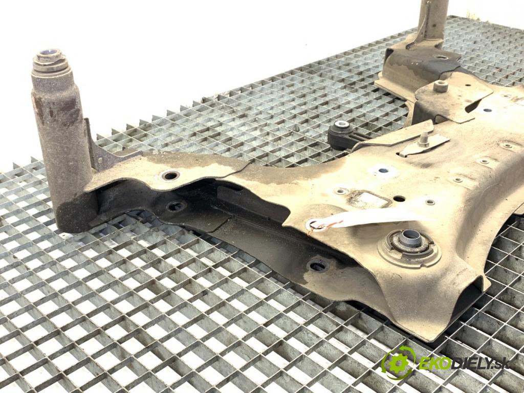 RENAULT MEGANE III liftback 2010 63 kW 1.5 dCi 1461 Výstuha pod Motor (Výstuha predná)
