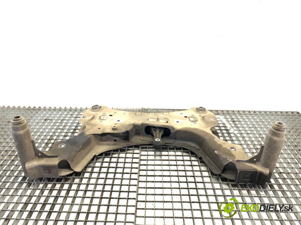 RENAULT MEGANE III liftback 2010 63 kW 1.5 dCi 1461 Výstuha pod Motor (Výstuha predná)