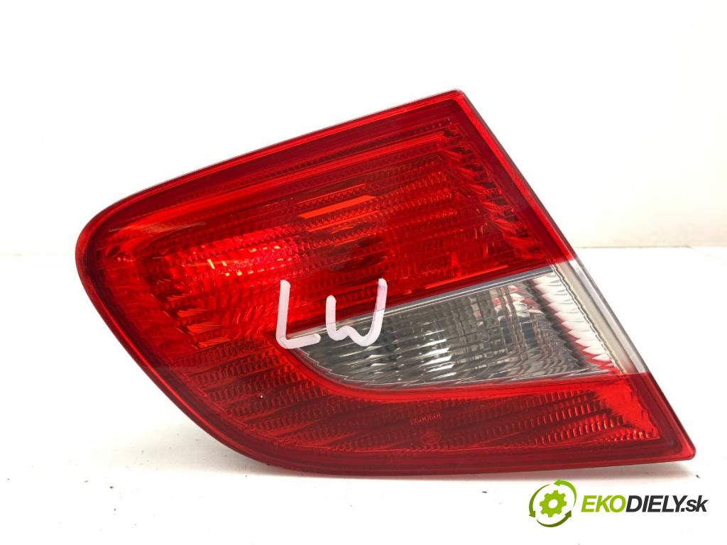 SKODA SUPERB II liftback 2013 103 kW 2.0 TDI 1968 Svetlo ľavy zad vnútorná 3T5945093