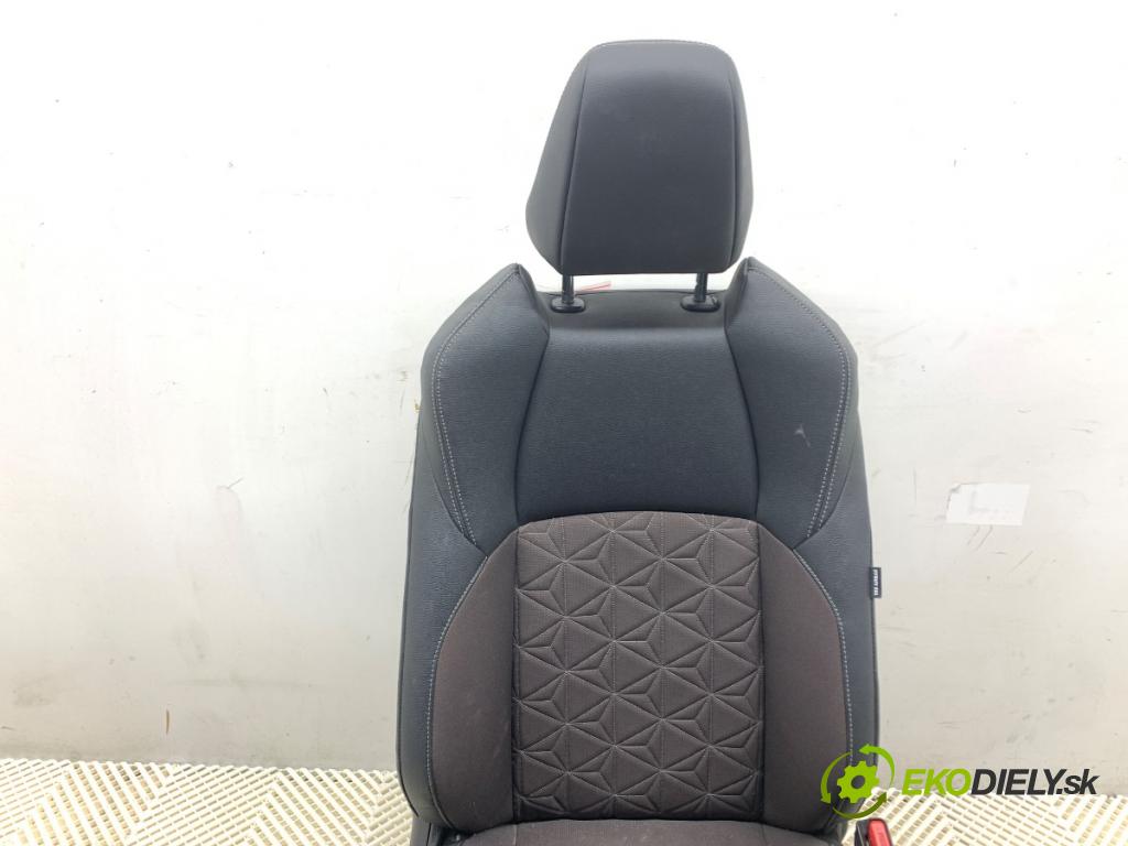 TOYOTA YARIS IV SUV 2022 68 kW 1.5 Hybrid (MXPJ10) 1490 Sedadlo pravy predný