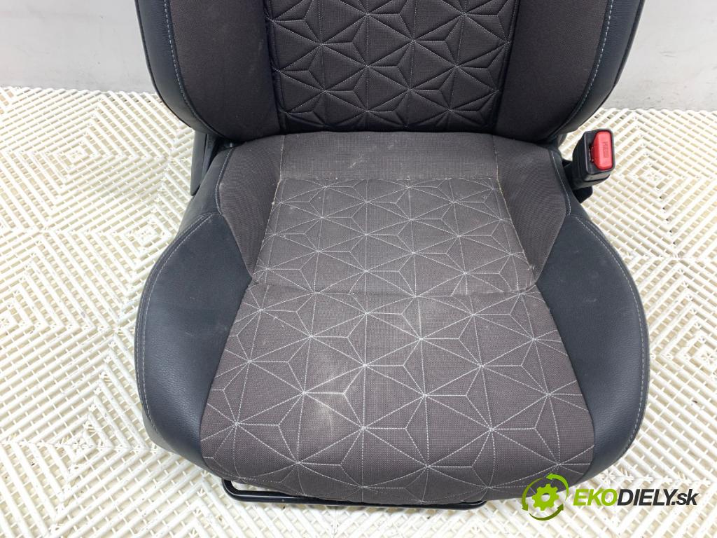 TOYOTA YARIS IV SUV 2022 68 kW 1.5 Hybrid (MXPJ10) 1490 Sedadlo pravy predný
