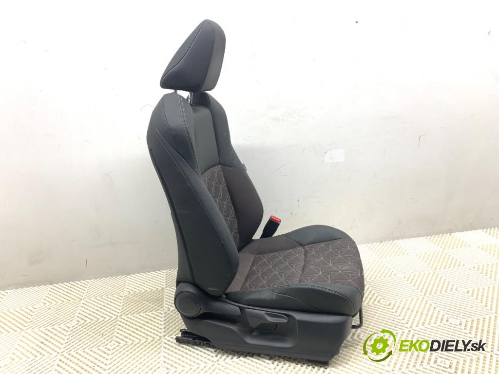 TOYOTA YARIS IV SUV 2022 68 kW 1.5 Hybrid (MXPJ10) 1490 Sedadlo pravy predný