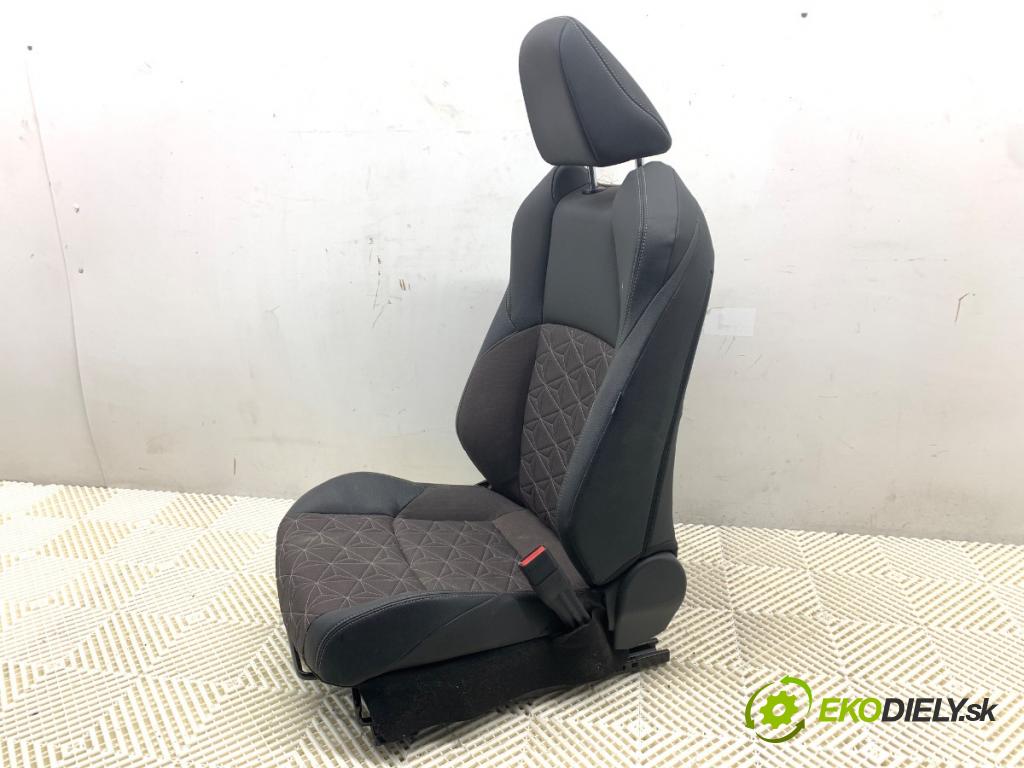 TOYOTA YARIS IV SUV 2022 68 kW 1.5 Hybrid (MXPJ10) 1490 Sedadlo pravy predný