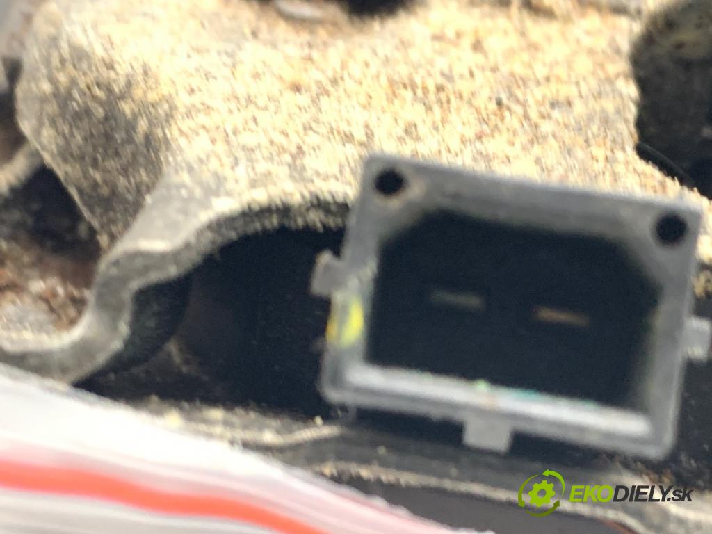 AUDI A4 B6 sedan 2002 96 kW 1.9 TDI 1896 zámok dverí zad 8E9827520