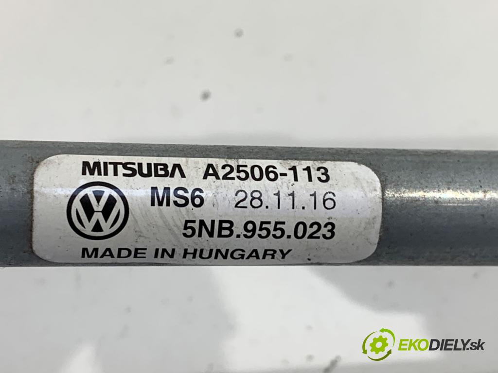 VW TIGUAN SUV 2016 110 kW 1.4 TSI 1395 mechanismus stěračů přední část 5NB955023 (Motorek stěračů přední)
