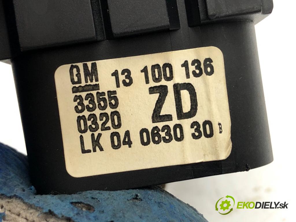 OPEL ASTRA H liftback 2006 66 kW 1.4 (L48) 1364 Prepínač nastavenia svetiel 13100136 (Prepínacie páčky pod volantom)