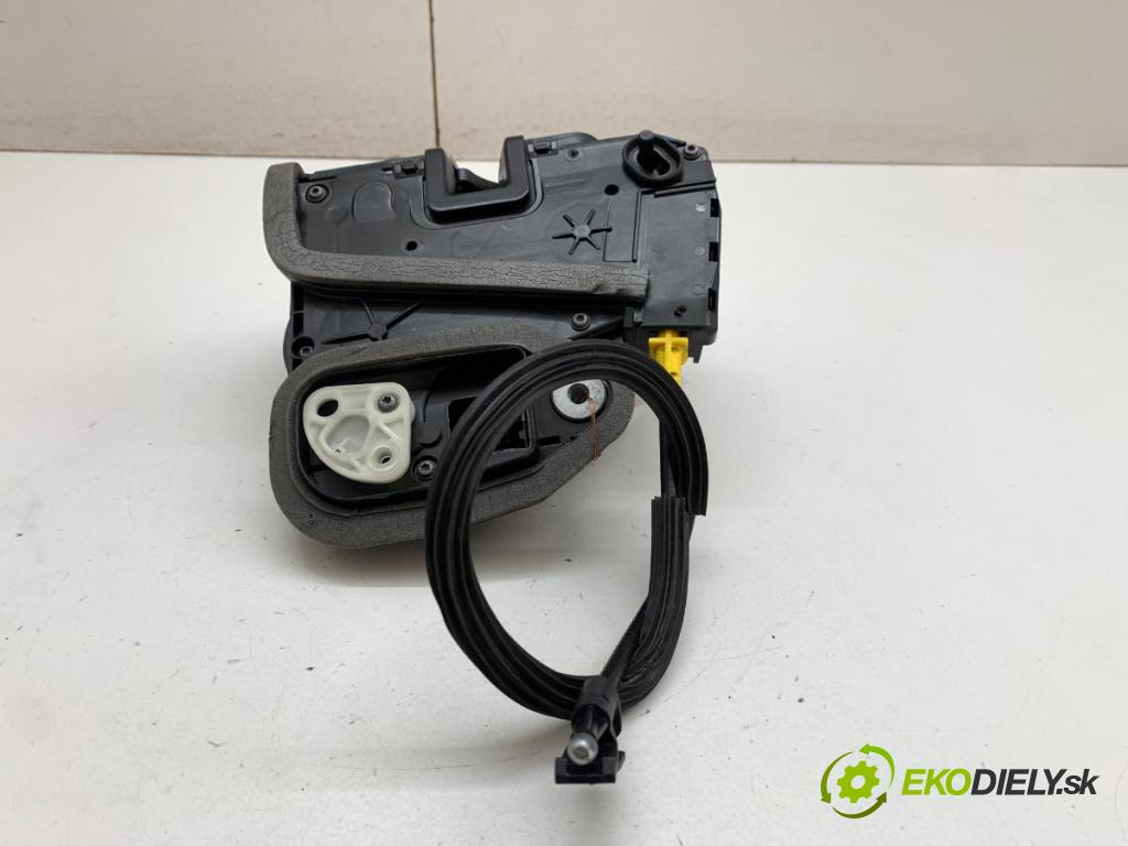 OPEL ASTRA K Kombi 2021 107 kW 1.2 Turbo (35) 1199 zámok Dvere pravy zad 13533667