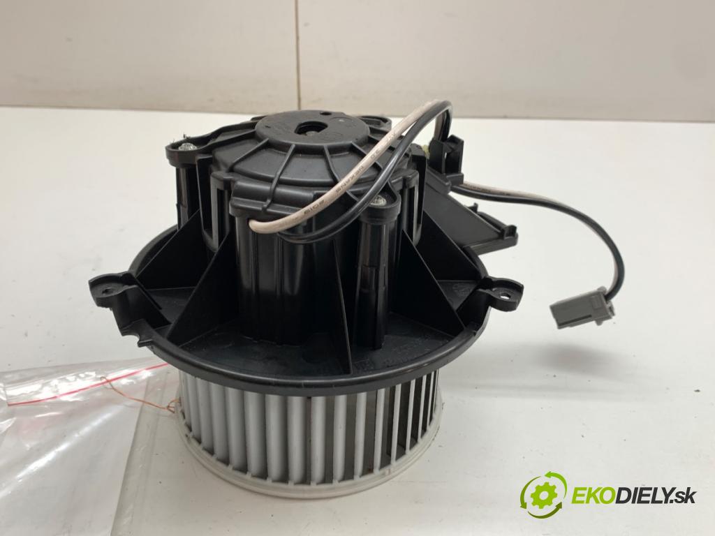OPEL ASTRA K Kombi 2021 107 kW 1.2 Turbo (35) 1199 ventilátor kúrenia KG087001