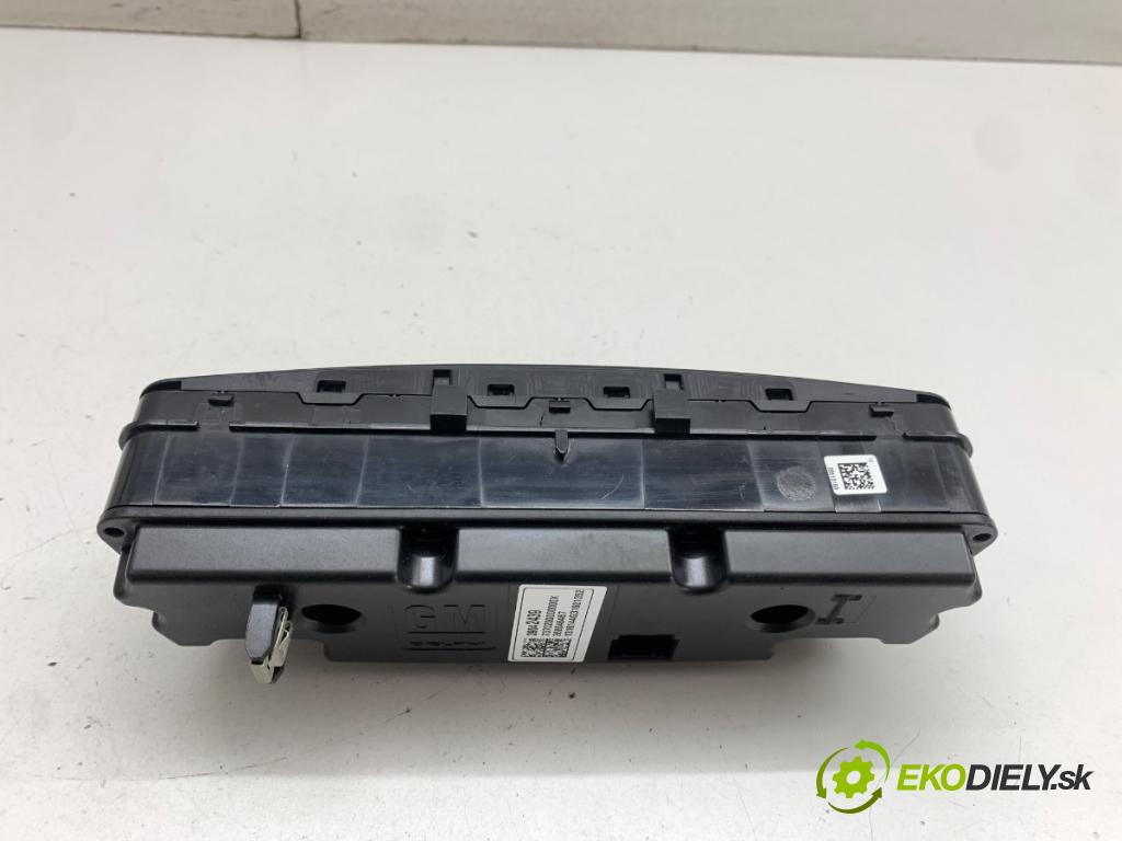 OPEL ASTRA K Kombi 2021 107 kW 1.2 Turbo (35) 1199 Panel ovládania kúrenia 39042439 (Prepínacie páčky pod volantom)
