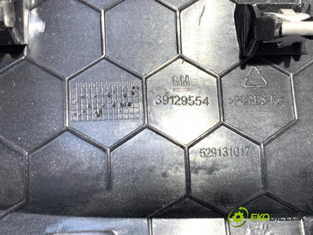 OPEL ASTRA K Kombi 2021 107 kW 1.2 Turbo (35) 1199 lišty kryt 13413015 (Lišta)