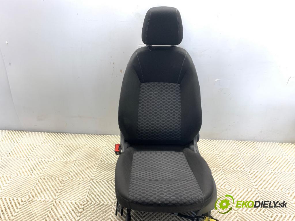 OPEL ASTRA K Kombi 2021 107 kW 1.2 Turbo (35) 1199 sedadlo levý přední část 