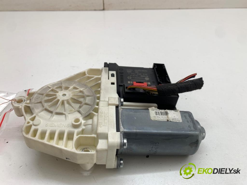 VW PASSAT B6 sedan 2006 77 kW 1.9 TDI 1896 motor sťahovaní okna pravý přední část 1K0959793L