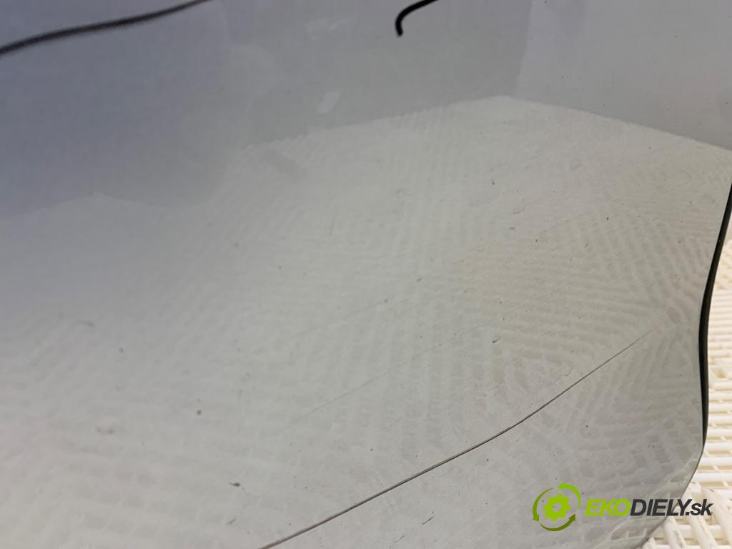 VW GOLF VII Kombi 2014 81 kW 1.6 TDI 1598 dveře pravý zadní část LA7W