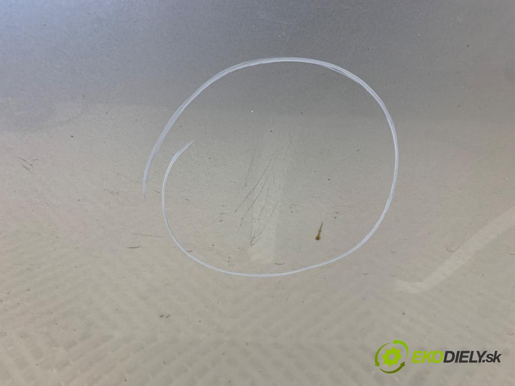 VW GOLF VII Kombi 2014 81 kW 1.6 TDI 1598 dveře levý přední část LA7W
