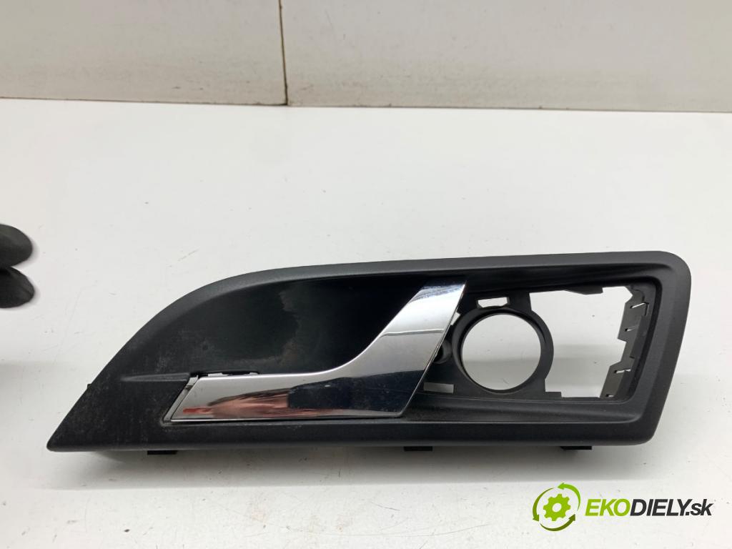 SKODA SUPERB II liftback 2013 103 kW 2.0 TDI 1968 klika vnitřní levý přední část 3T0837247
