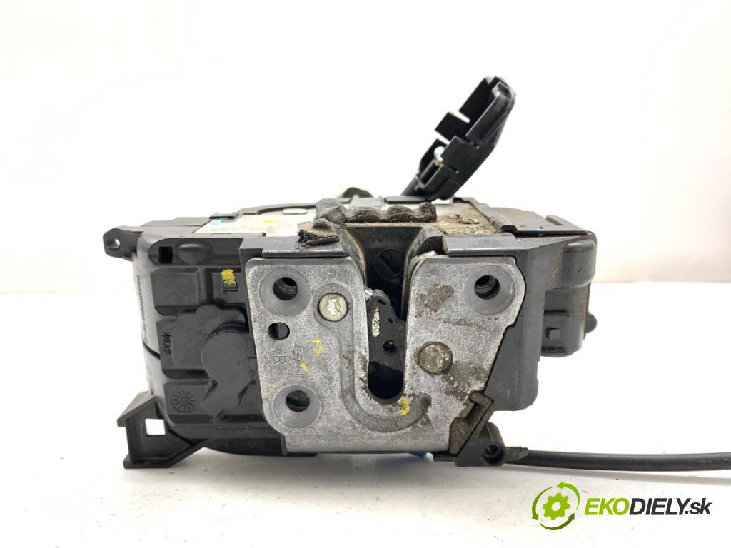 RENAULT LAGUNA III liftback 2008 96 kW 2.0 dCi (BT07, BT0J, BT14, BT1A, BT1S) 1995 zámok Dvere pravy predný 805000004R