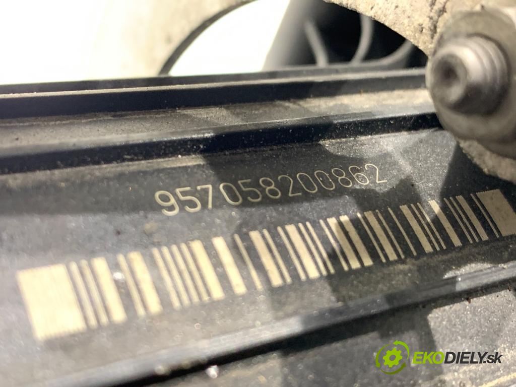 AUDI A8 D4 sedan 2012 368 kW 6.3 W12 quattro 6299 pumpa vzduchu sekundárního 4H0131837A (Topení, ventilace ostatní)