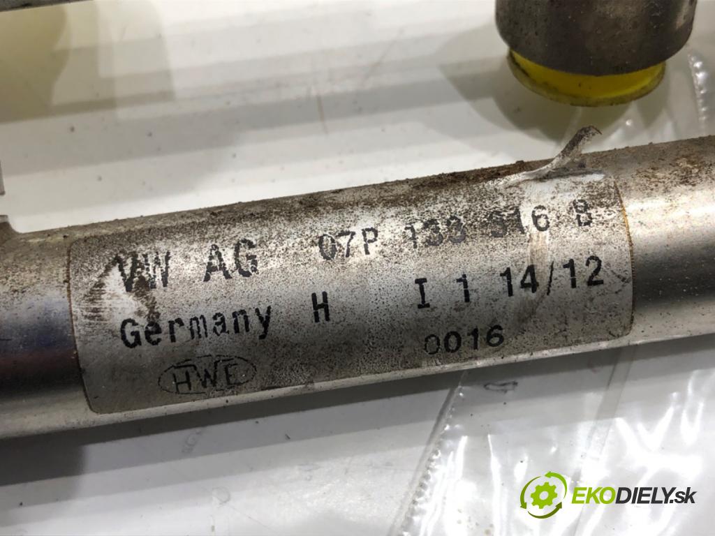 AUDI A8 D4 sedan 2012 368 kW 6.3 W12 quattro 6299 lišta vstřikovací 07P133316B (Vstřikovací lišta)