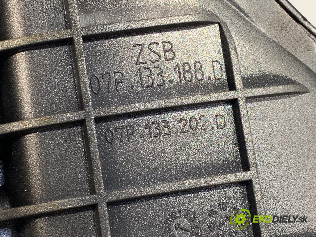 AUDI A8 D4 sedan 2012 368 kW 6.3 W12 quattro 6299 pravy Potrubie sacie, sanie 07P133188D