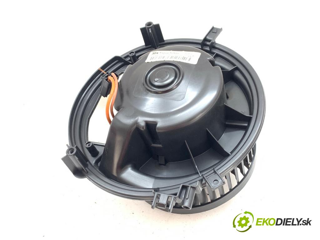 VW GOLF VII Kombi 2014 81 kW 1.6 TDI 1598 ventilátor kúrenia 5Q1819021B