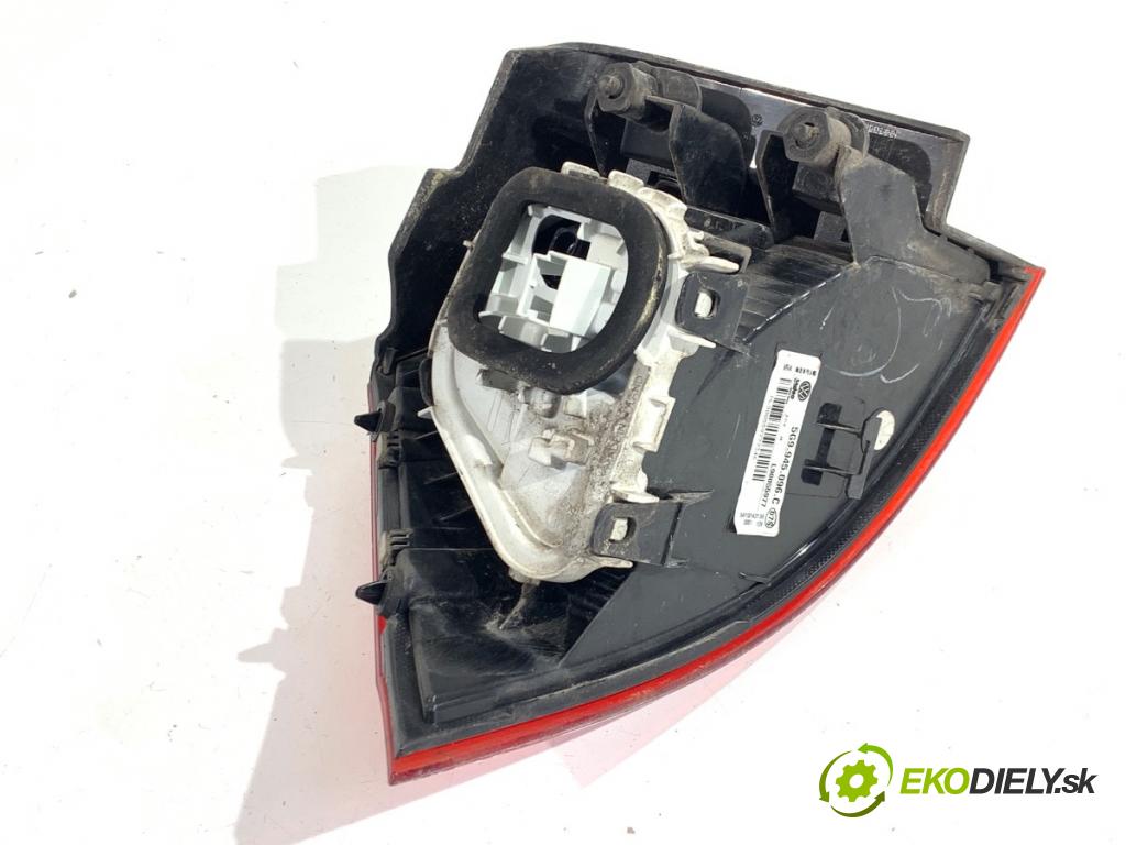 VW GOLF VII Kombi 2014 81 kW 1.6 TDI 1598 světlo pravý zadní část 5G9945096C