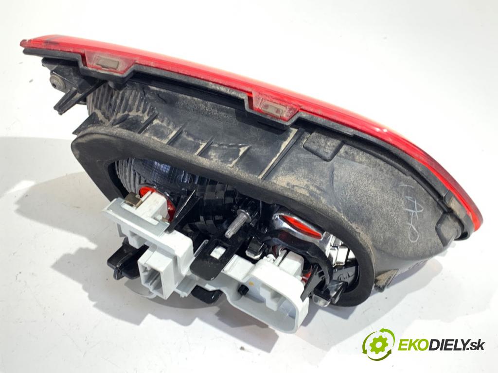 VW GOLF VII Kombi 2014 81 kW 1.6 TDI 1598 světlo pravý zadní část vnitřní 5G9945094D
