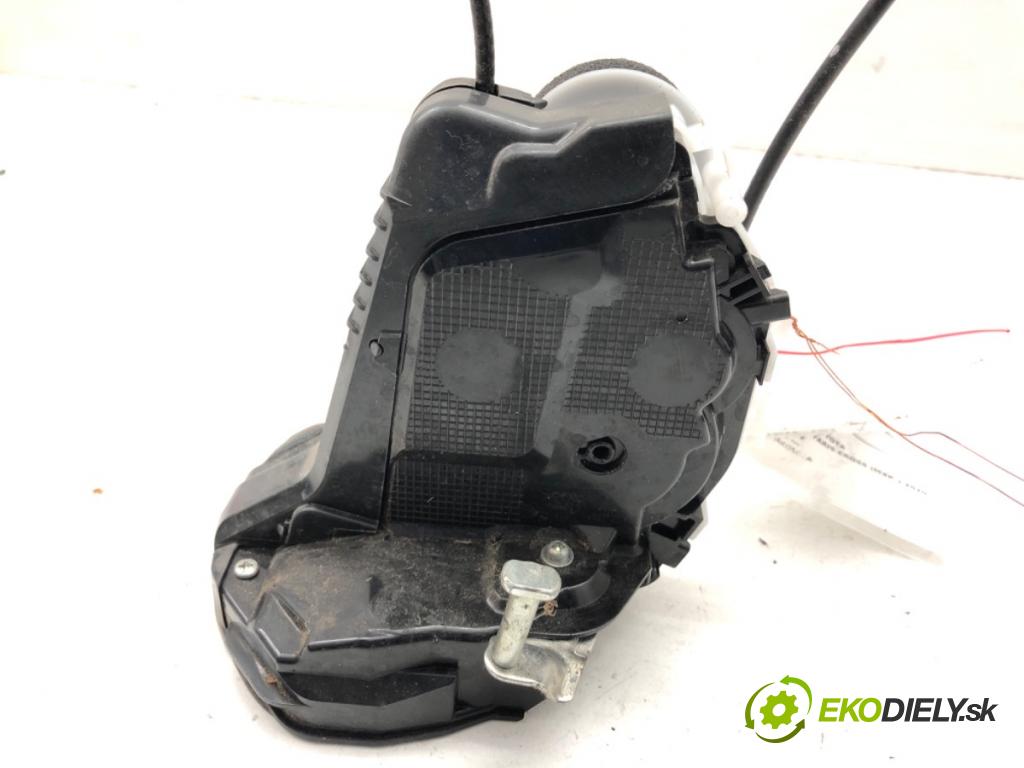 TOYOTA YARIS IV SUV 2022 68 kW 1.5 Hybrid (MXPJ10) 1490 zámok Dvere pravy zad