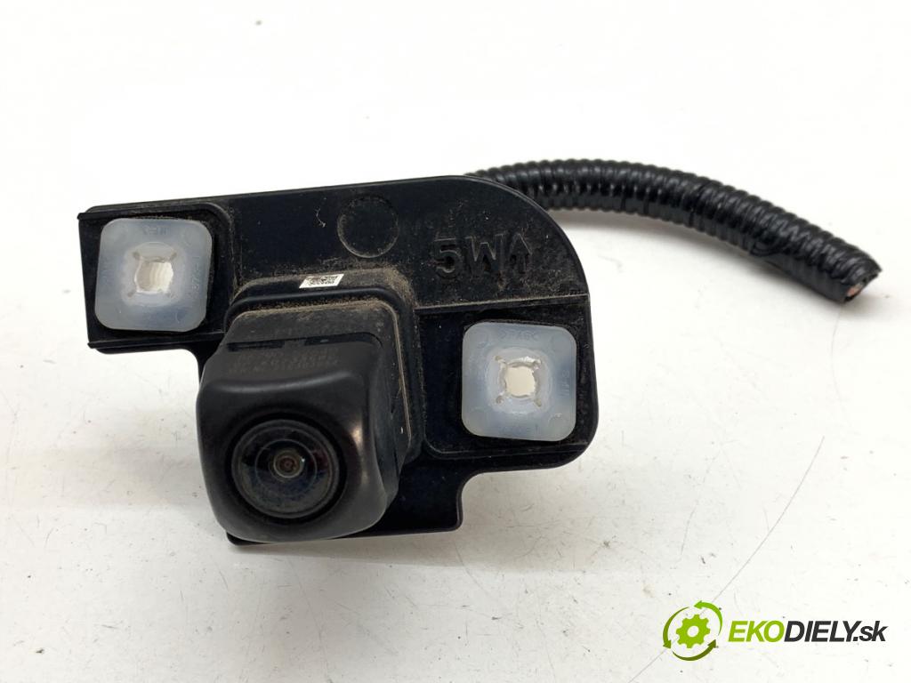 TOYOTA YARIS IV SUV 2022 68 kW 1.5 Hybrid (MXPJ10) 1490 KAMERA zad 86790-52640