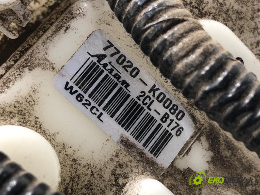 TOYOTA YARIS IV SUV 2022 68 kW 1.5 Hybrid (MXPJ10) 1490 pumpa paliva 77020-K0080