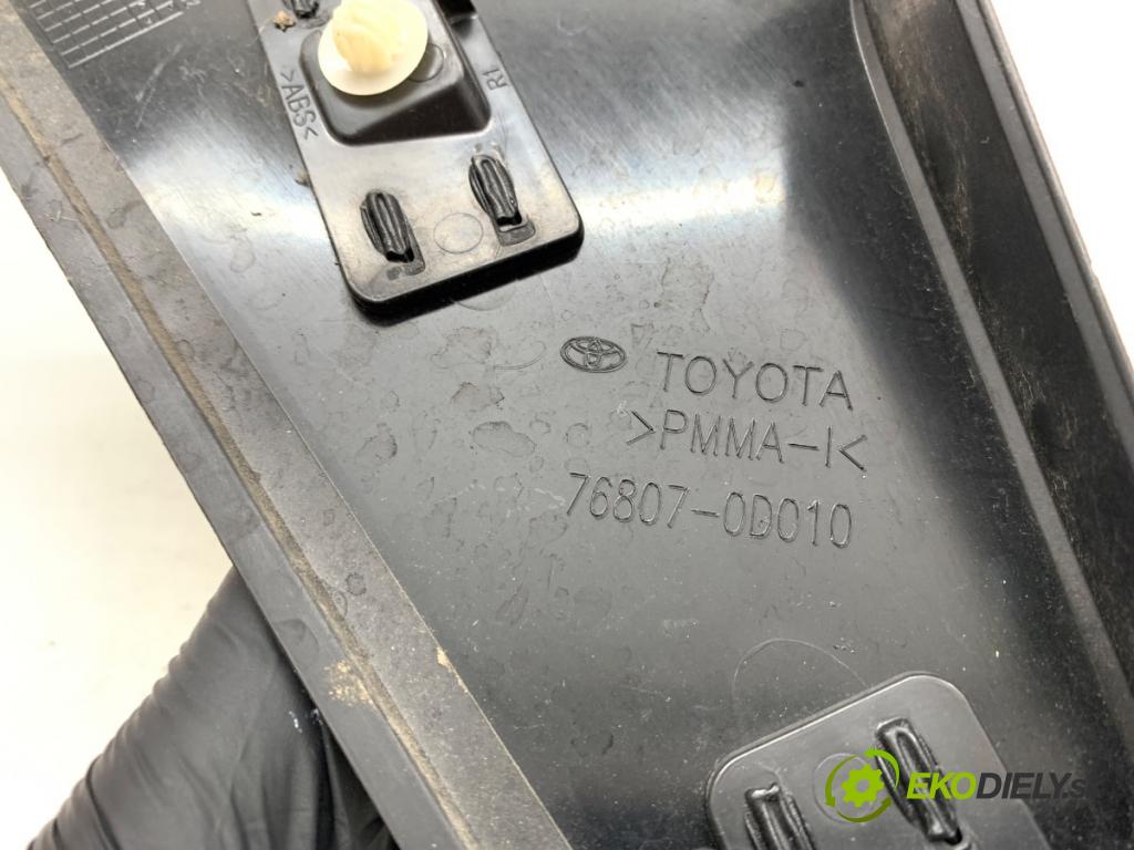 TOYOTA YARIS IV SUV 2022 68 kW 1.5 Hybrid (MXPJ10) 1490 clona lišta dveří zadní část pravý 76807-0D010