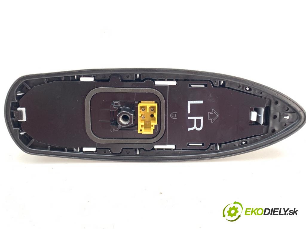 TOYOTA YARIS IV SUV 2022 68 kW 1.5 Hybrid (MXPJ10) 1490 ANTENA