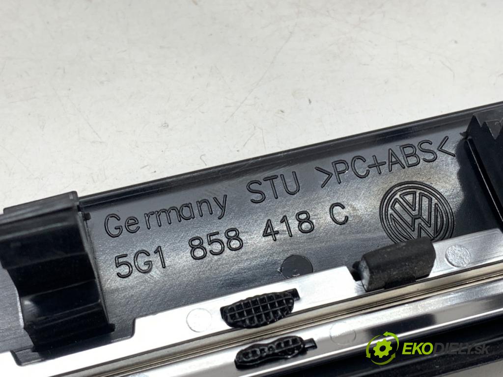 VW GOLF VII liftback 2015 135 kW 2.0 GTD 1968 lišta kryt 5G1858418C (Lišta)