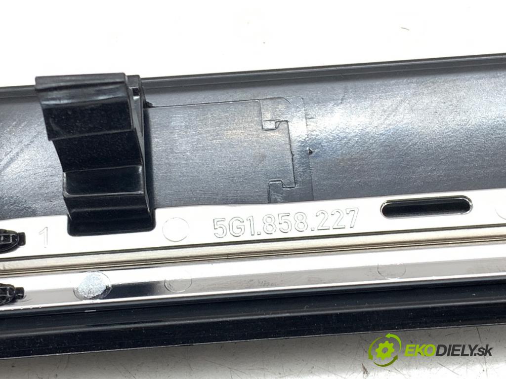 VW GOLF VII liftback 2015 135 kW 2.0 GTD 1968 lišta kryt 5G1858418C (Lišta)
