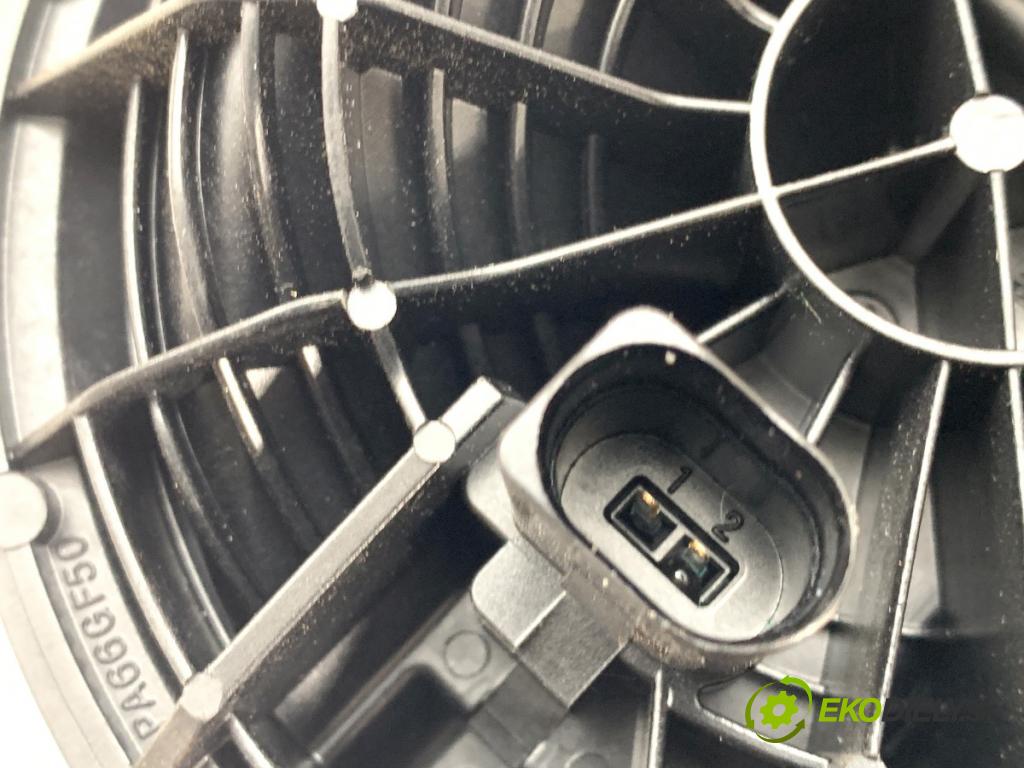 VW GOLF VII liftback 2015 135 kW 2.0 GTD 1968 klika dveří zadní část 5G9827469D