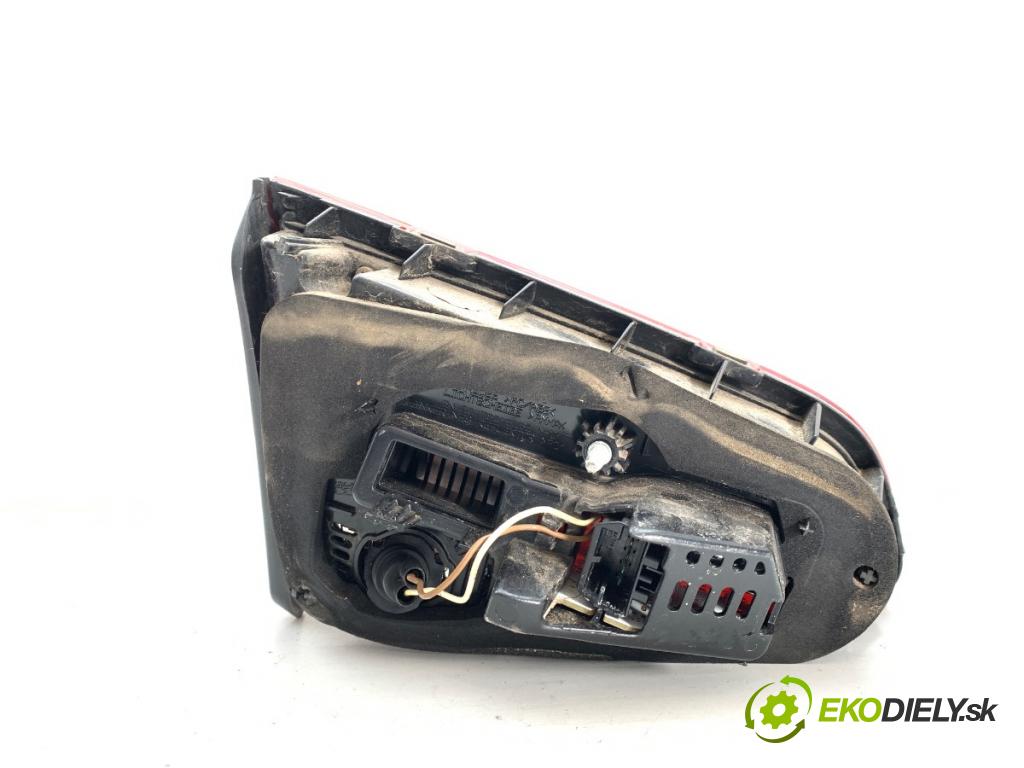 VW GOLF VII liftback 2015 135 kW 2.0 GTD 1968 Svetlo pravy zad vnútorná 5G0945308F