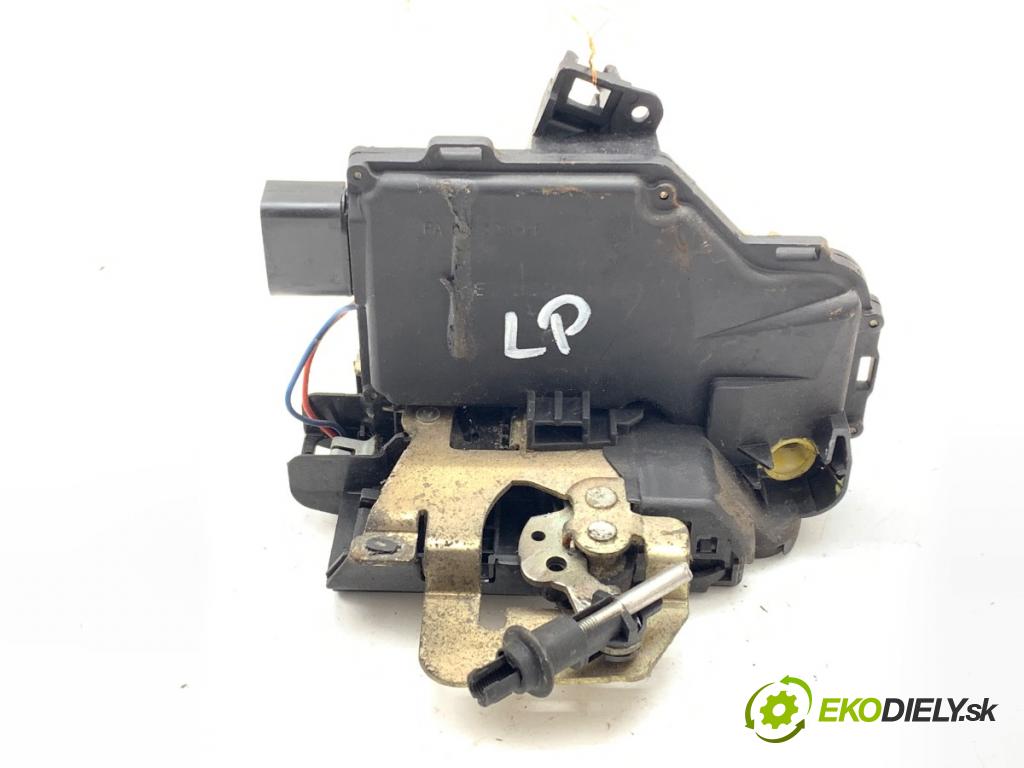 AUDI A2 liftback 2000 55 kW 1.4 TDI 1422 zámok Dvere ľavy predný