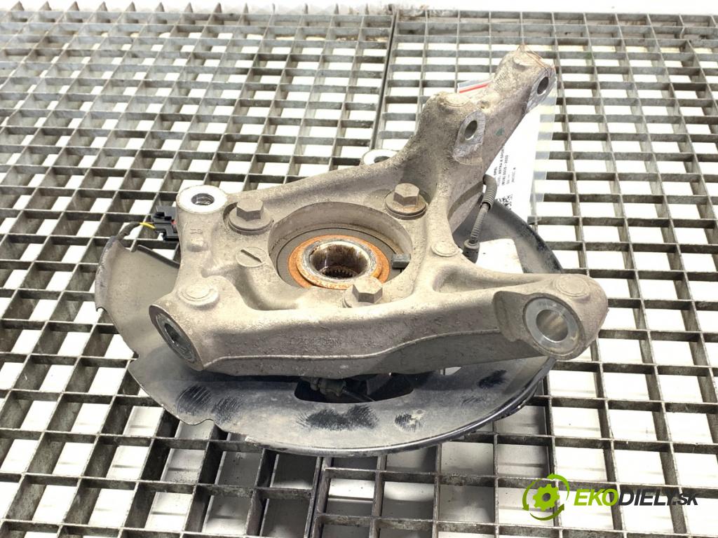 OPEL ASTRA K Kombi 2021 107 kW 1.2 Turbo (35) 1199 náboj pravý přední část 39030300
