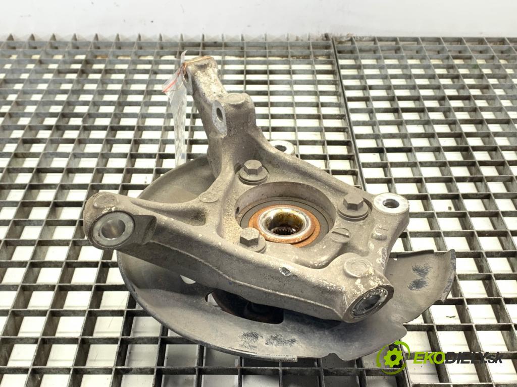 OPEL ASTRA K Kombi 2021 107 kW 1.2 Turbo (35) 1199 náboj levý přední část 39030299