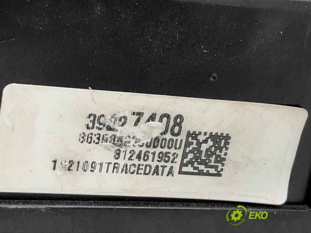 OPEL ASTRA K Kombi 2021 107 kW 1.2 Turbo (35) 1199 Skrinka poistková 39227408 (Poistková skrinka)