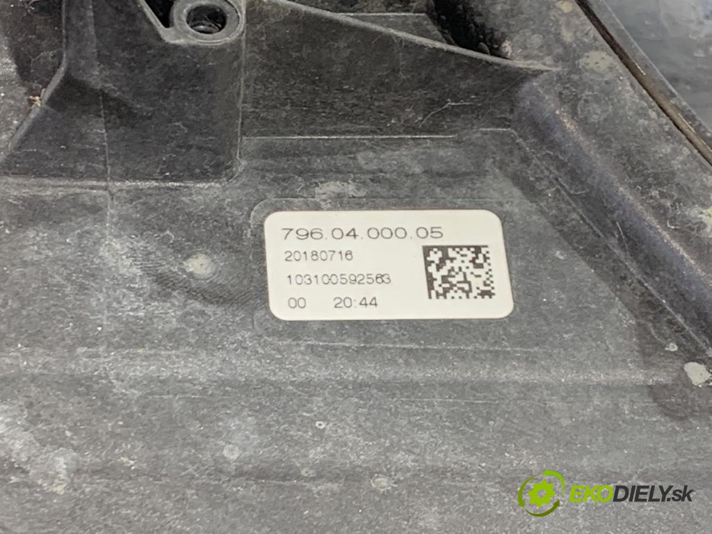 OPEL ASTRA K Kombi 2021 107 kW 1.2 Turbo (35) 1199 světlomet pravý přední část 39158006