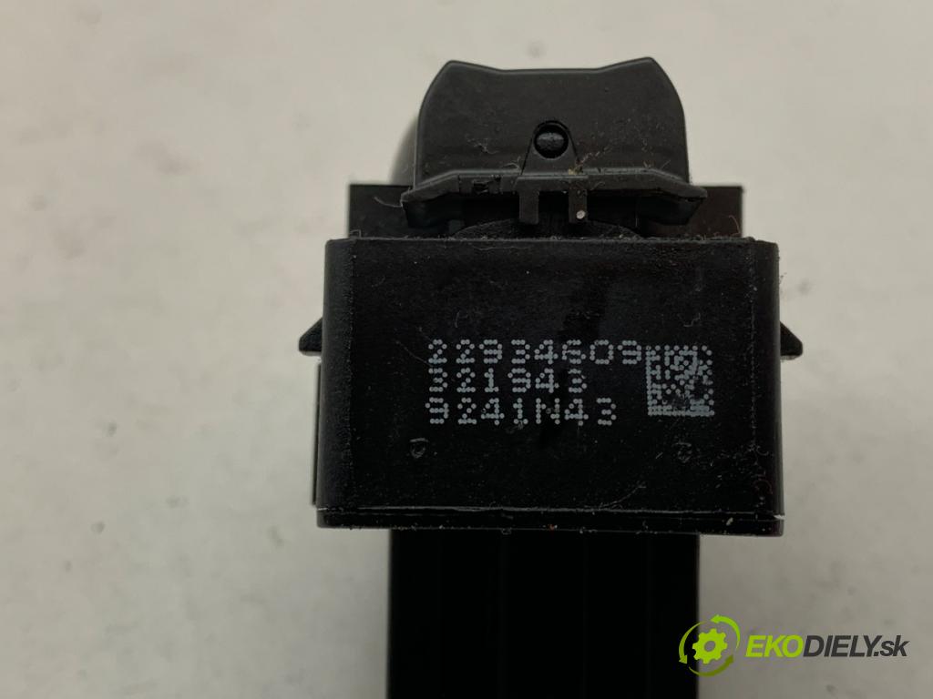 OPEL ASTRA K Kombi 2021 107 kW 1.2 Turbo (35) 1199 přepínač nastavení zpětných zrcátek 22934609 (Páčky pod volantem)